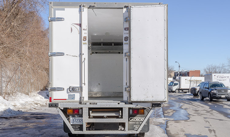 camions cubes réfrigérés de 16 pieds